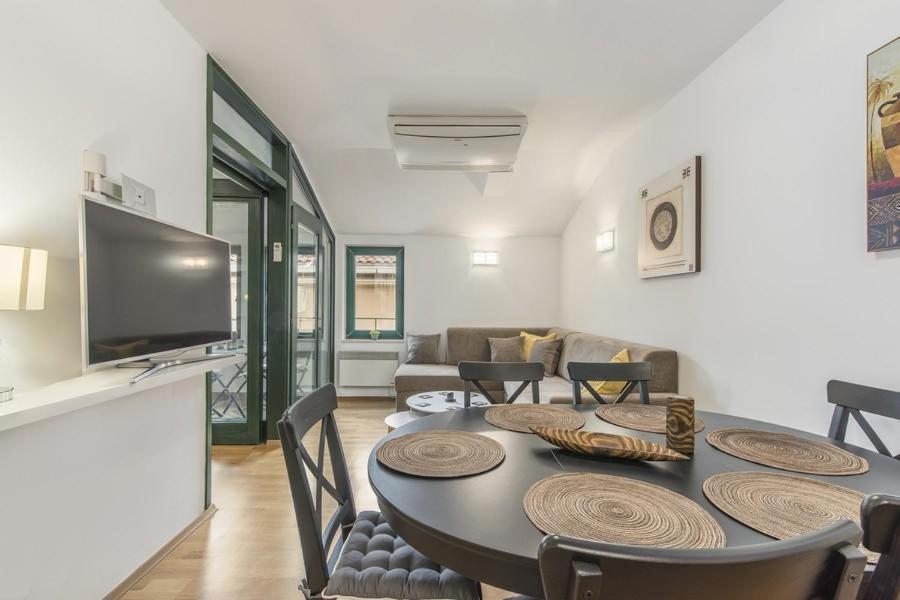 Apartment Matea Novigrad  Luaran gambar