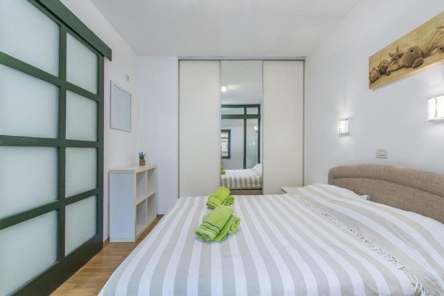 Apartment Matea Novigrad  Luaran gambar